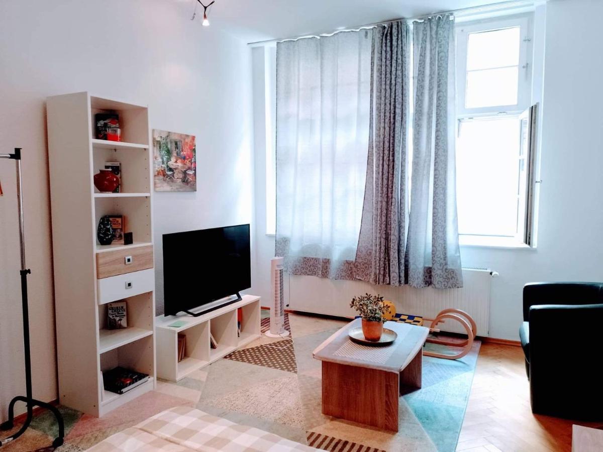 Piano Apartment In Halle Center - Netflix - Free Wifi 1 Dış mekan fotoğraf